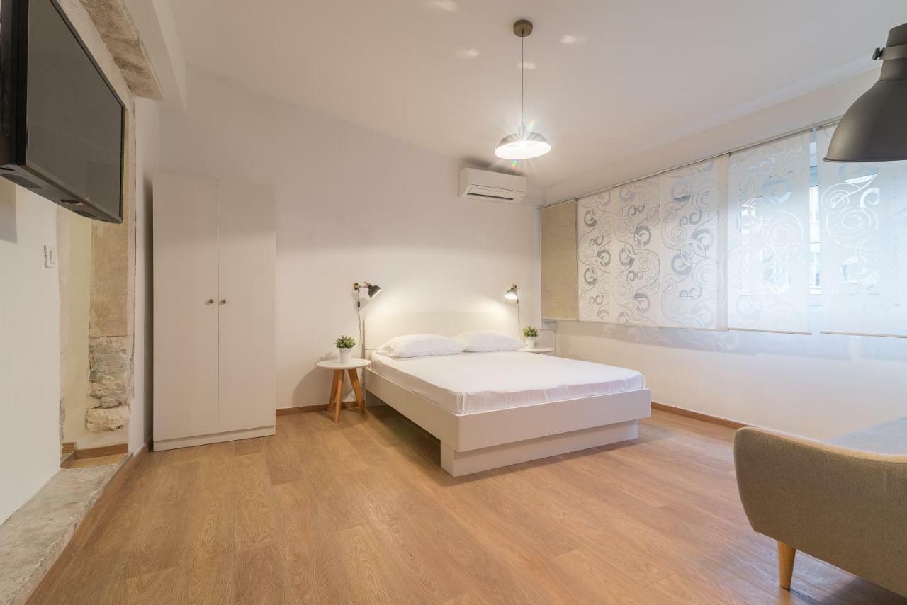 Studios & Apartments Porto Zadar Exteriör bild